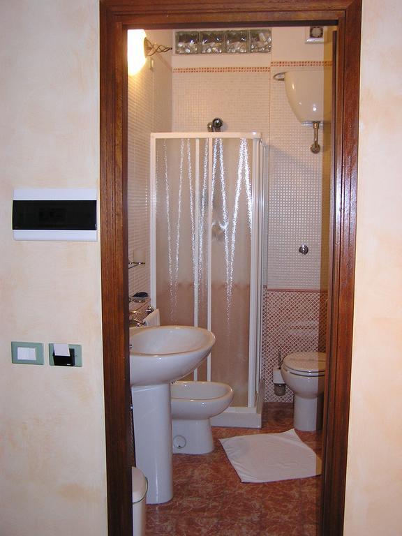 Hotel Mistral Portoscuso Habitación foto